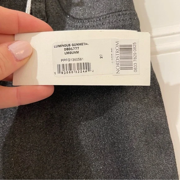 NWT - AG Farrah Skinny Jeans Size 27 in Gunmetal